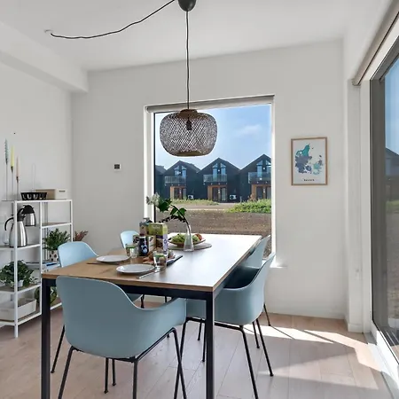 Kysthusene, Lejl, 9 Apartment